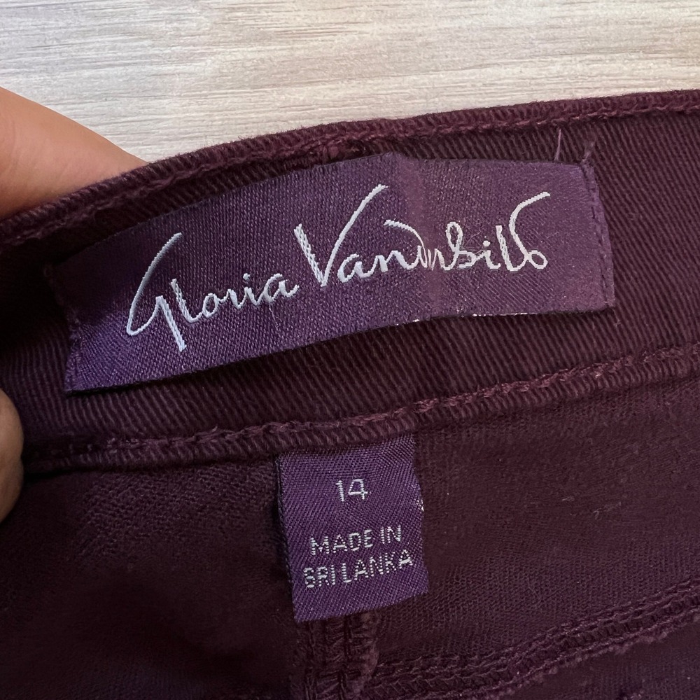 Gloria Vanderbilt Original Slimming Heritage Fit Tapered Leg jean Purple 14Short - Picture 9 of 12